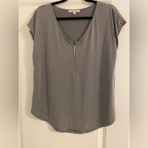 GREEN ENVELOPE SHORT SLEEVE TOP